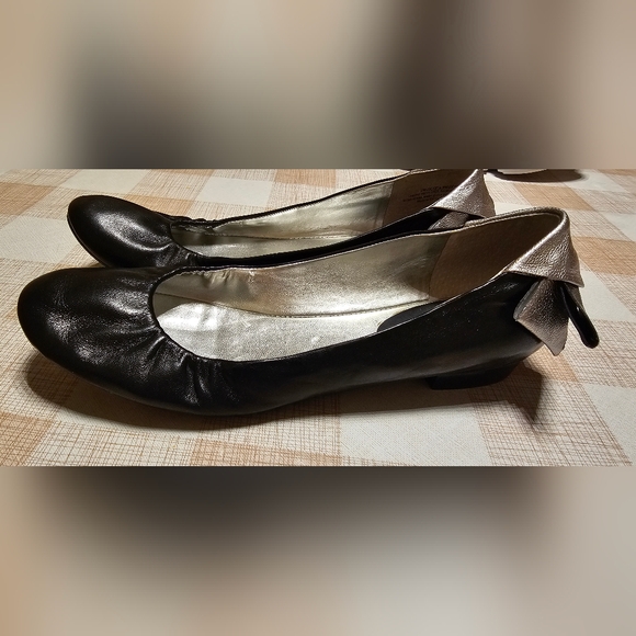Nine West Women's Moyen Flat Black Leather Ballerina, 7½ B-5 - Picture 2 of 7